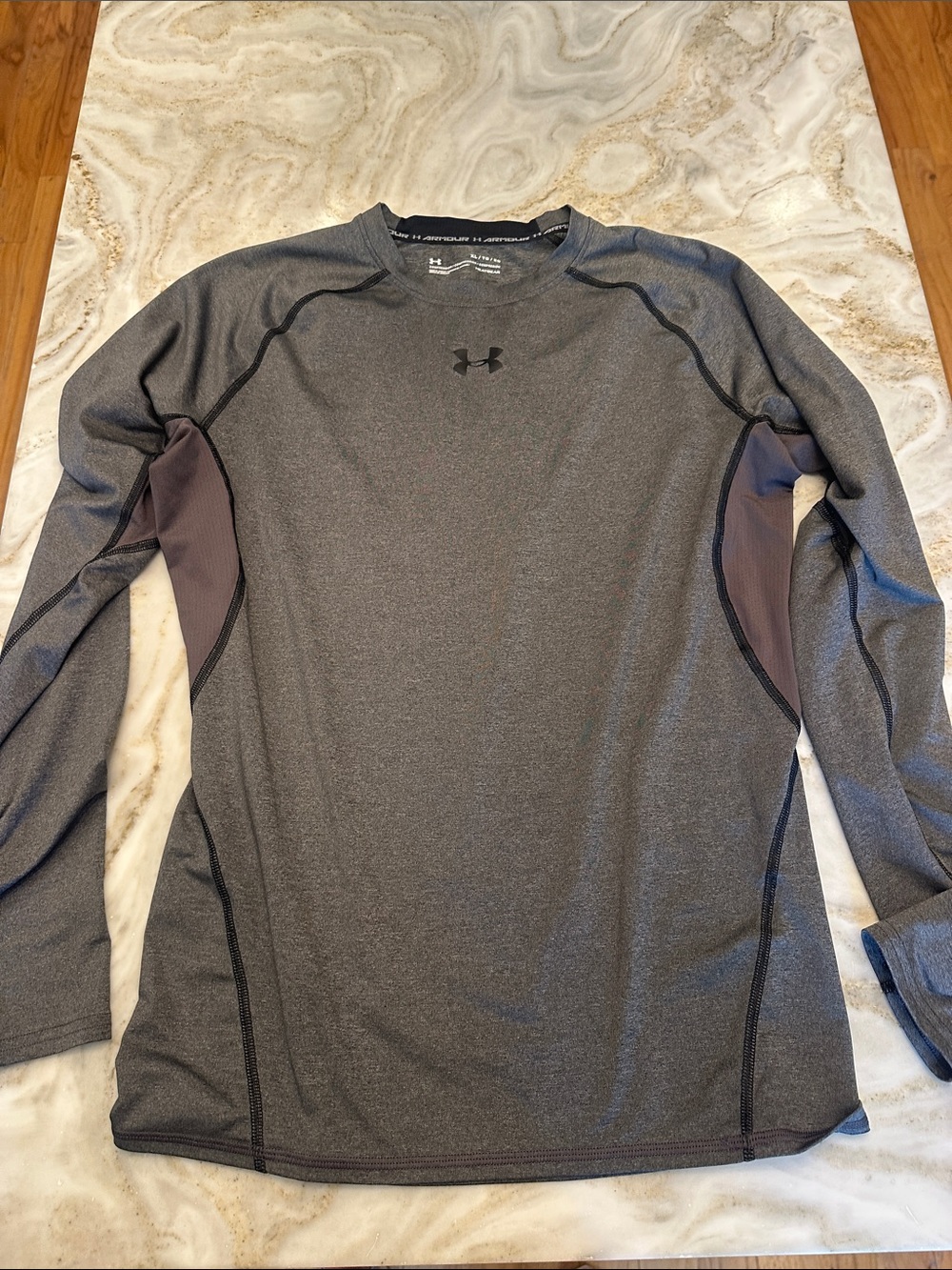 Under Armour Men's Long Sleeve HeatGear Top - Charcoal Gray